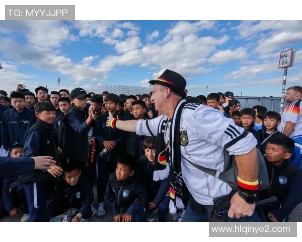 足球明星与孩子们的搞笑整蛊瞬间趣味图片大集合